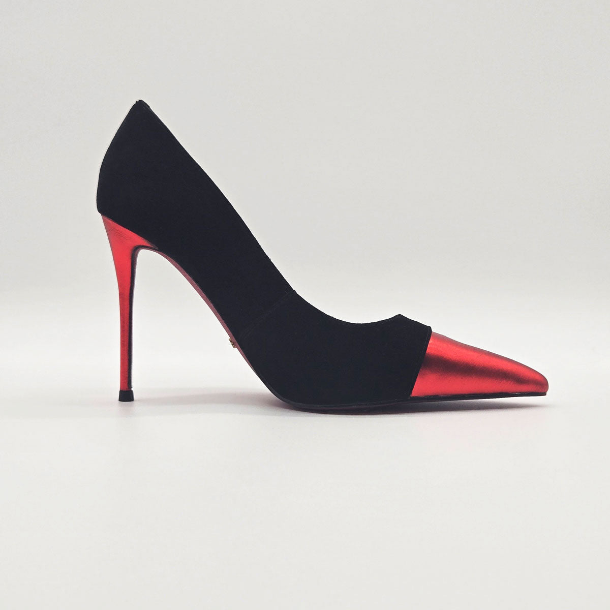 GlamourStride Heels - Scarlet Siren